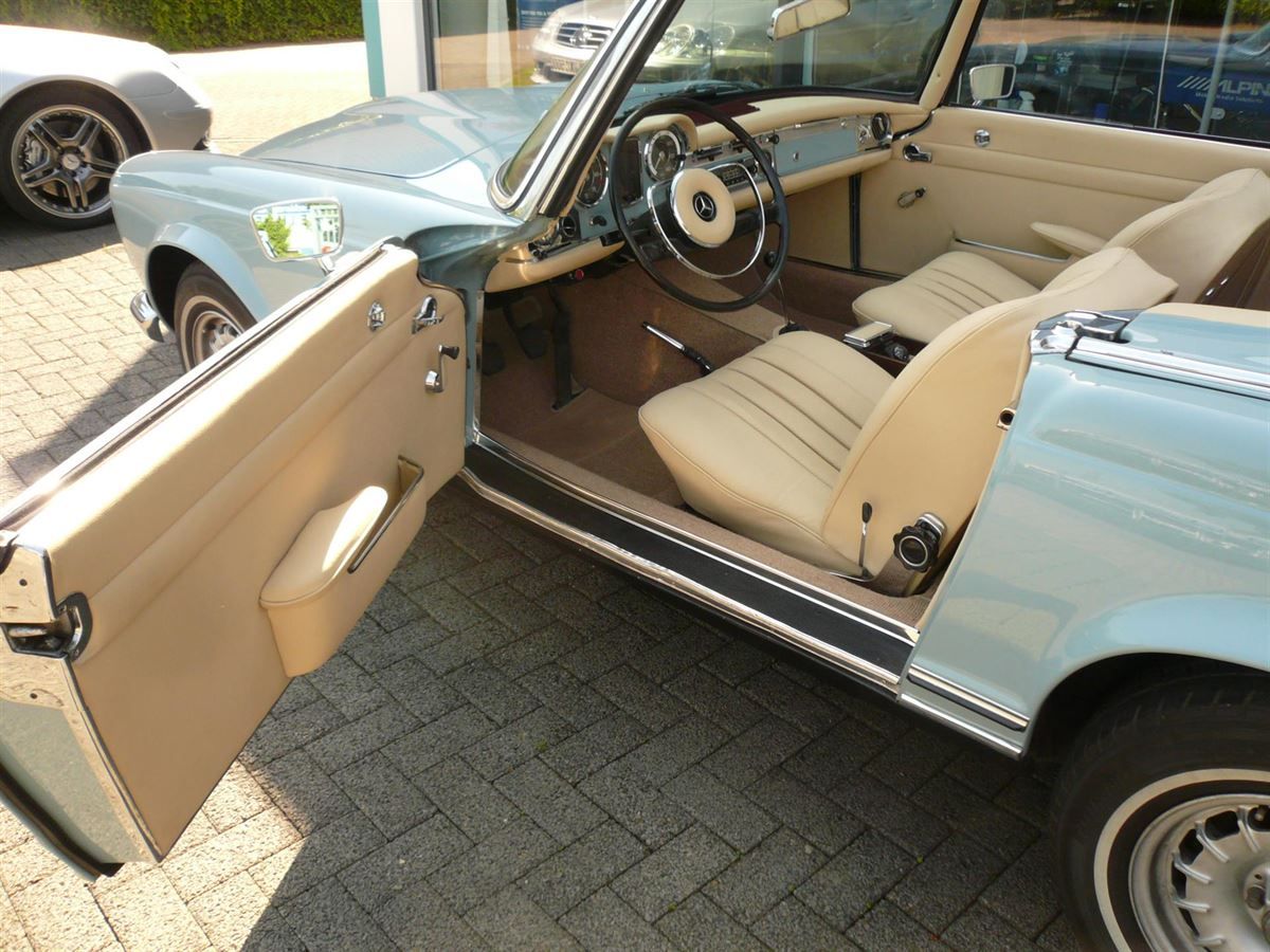 Mercedes Pagode komplette Innenausstattung in Leder und Teppichgarnitur neu angefertigt und montiert.