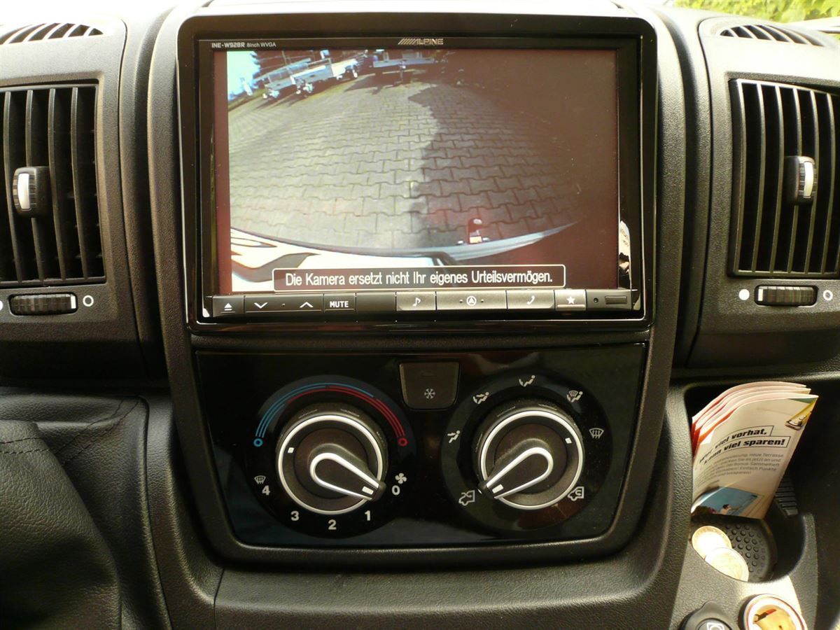 Alpine 8zoll Navigation und Rückfahrkamera nachgerüstet.