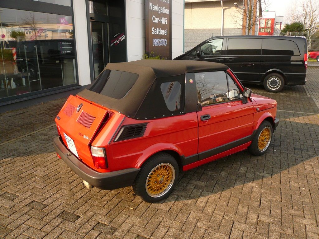 Fiat 127 Cabrio, Verdeck Bezug in Stoff schwarz geliefert und montiert.