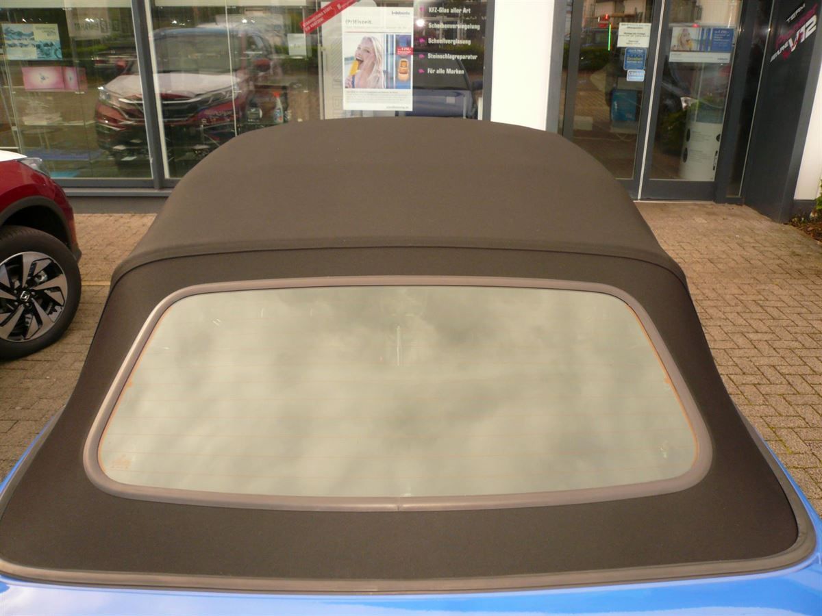 Golf 3 Cabrio, Verdeck Bezug in Sonnenland Stoff schwarz geliefert und montiert.