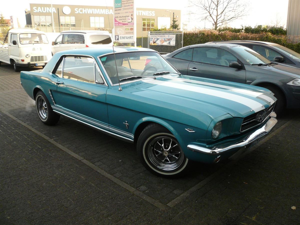 Ford Mustang Retro Sound Radio geliefert und montiert.
