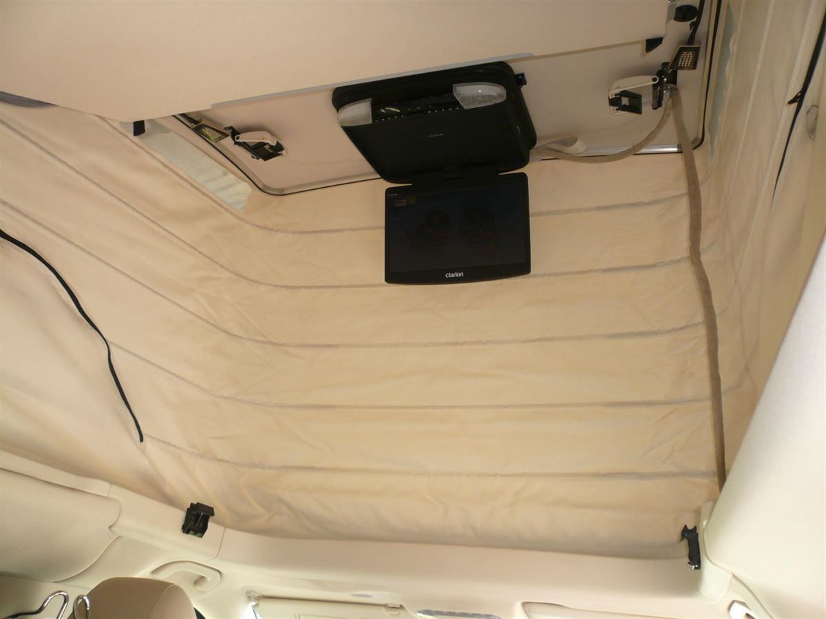 Kenwood Navigation und Rückfahrkamera nachgerüstet und an das werkseitige Command System angebunden.