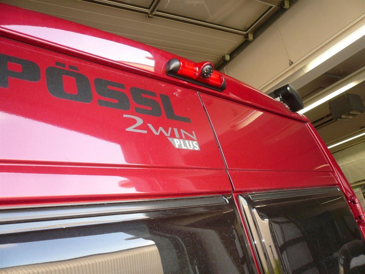 Pioneer AVIC-F980DAB 6,2“ Navigation mit Rückfahrkamera in der dritten Bremsleuchte nachgerüstet.