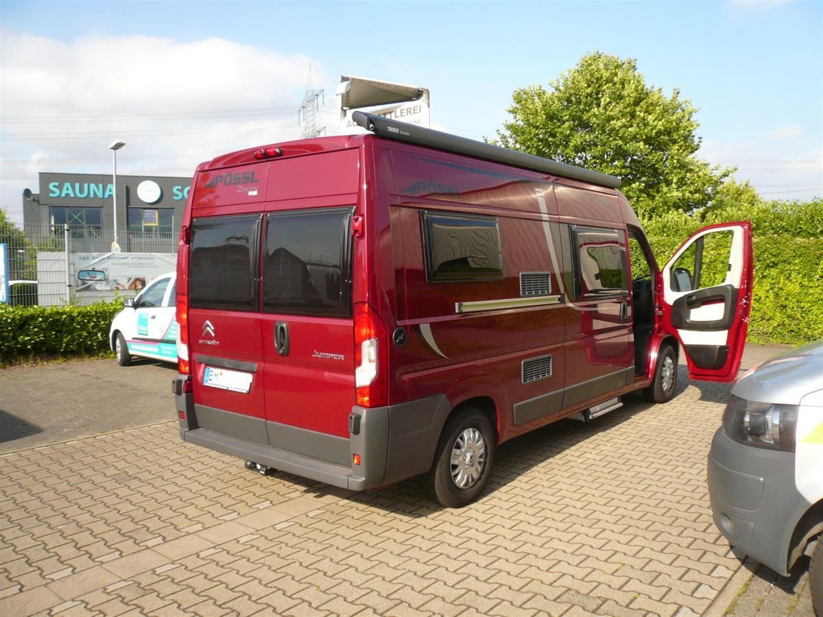 Pioneer AVIC-F980DAB 6,2“ Navigation mit Rückfahrkamera in der dritten Bremsleuchte nachgerüstet.