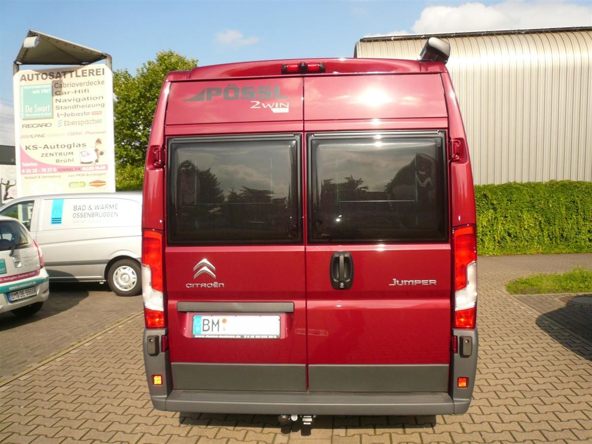 Pioneer AVIC-F980DAB 6,2“ Navigation mit Rückfahrkamera in der dritten Bremsleuchte nachgerüstet.