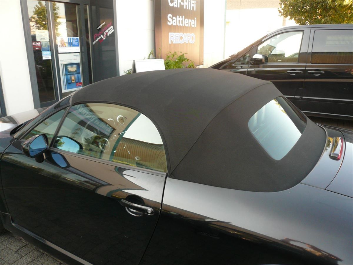 Audi TT , Verdeckbezug Sonnenland Stoff schwarz geliefert und montiert.