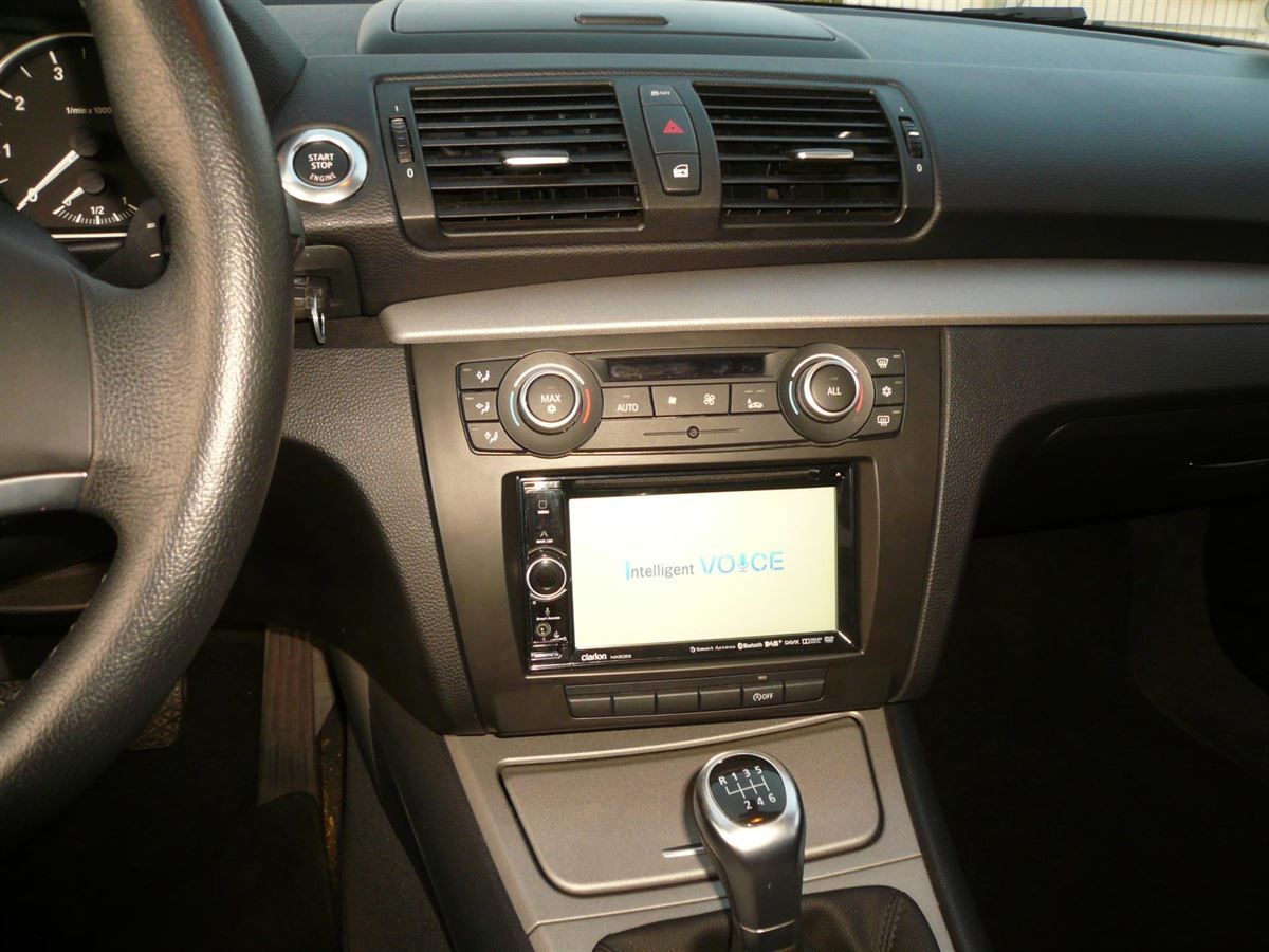 Clarion NX505E 2DIN Navigation im 1er BMW Nachgerüstet.