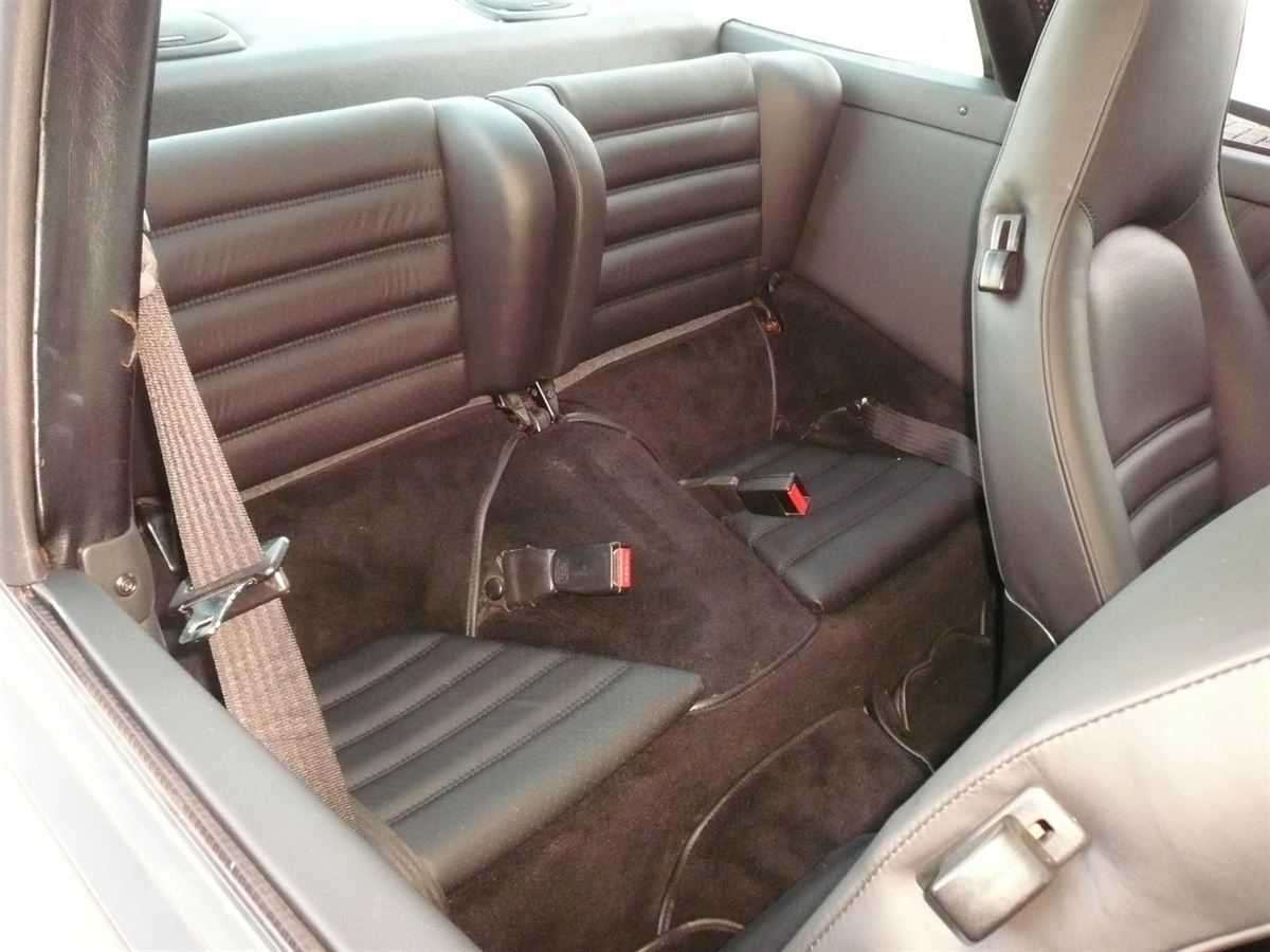 Porsche 911, komplette Innenausstattung in Leder glatt/gelocht neu angefertigt und montiert.