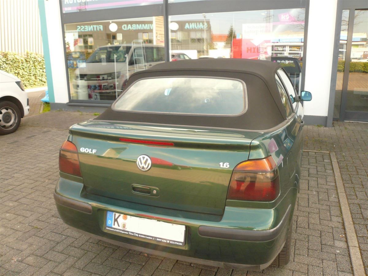 Golf 3 Cabrio, Verdeck Bezug in Sonnenland Stoff schwarz geliefert und montiert.