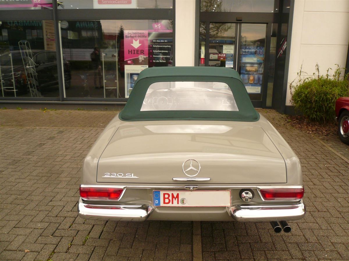 Mercedes Pagode, Verdeckbezug Sonnenland Stoff grün geliefert und montiert.