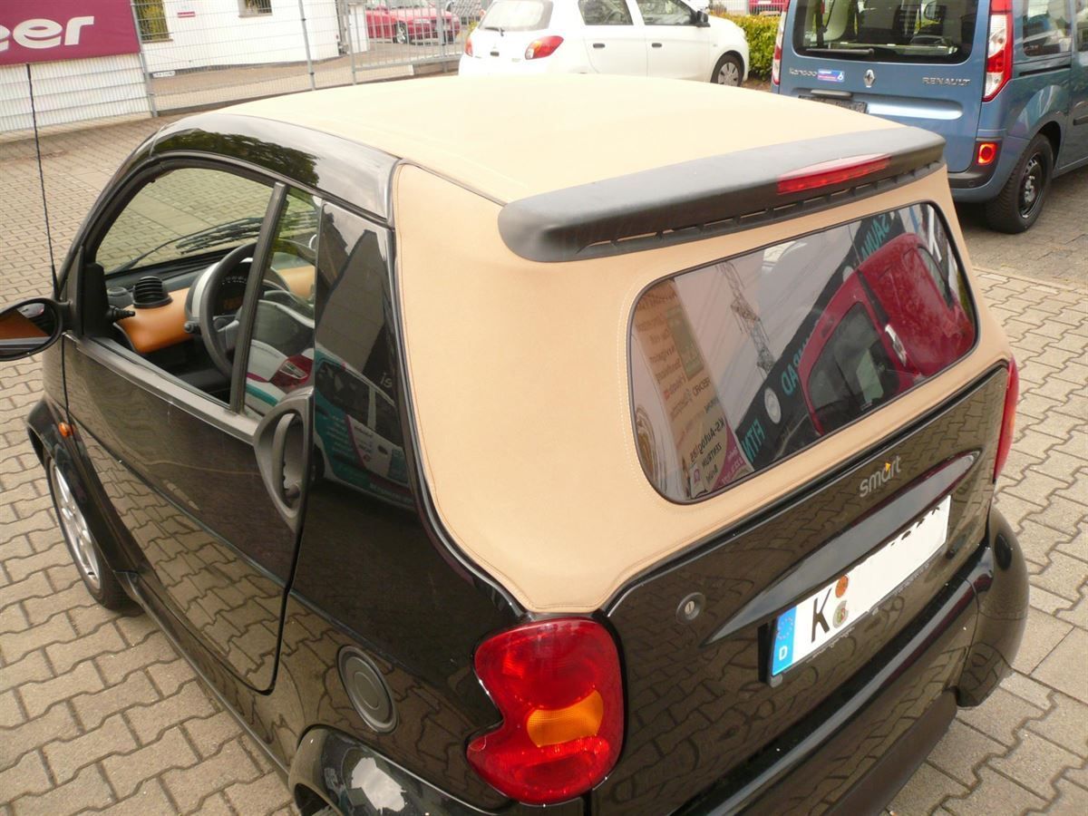 Smart ForTwo, Verdeckbezug in Sonnenland Stoff beige geliefert und montiert.