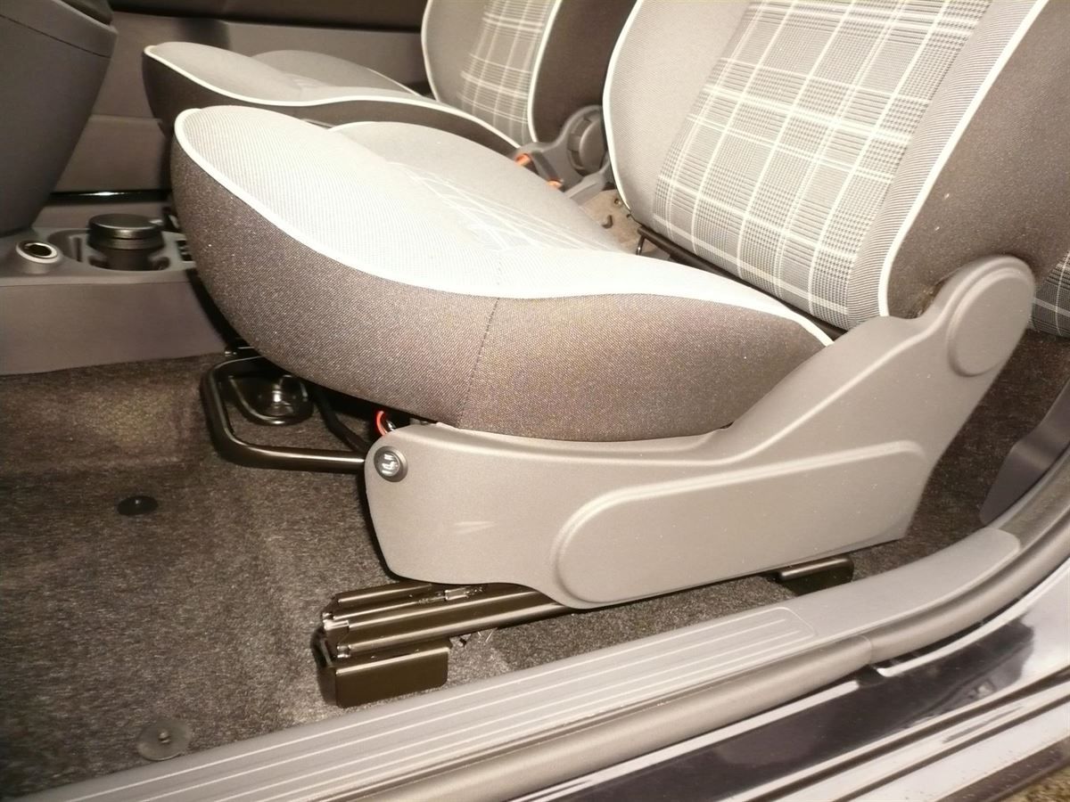 Sitzheizung  2stufig im Fiat 500 2017 nachgerüstet.