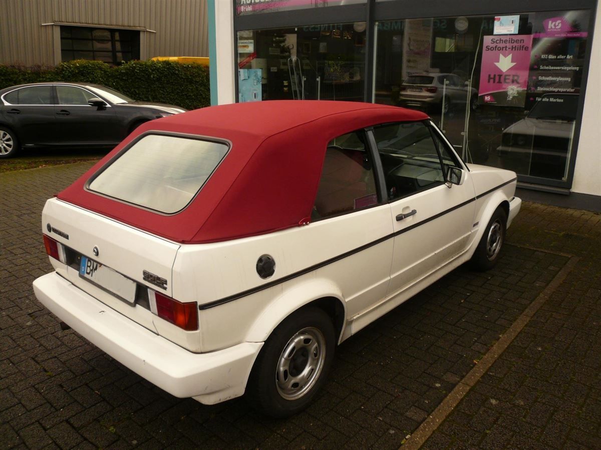 Golf 1 Cabrio, Verdeck Bezug in Sonnenland Stoff schwarz geliefert und montiert.