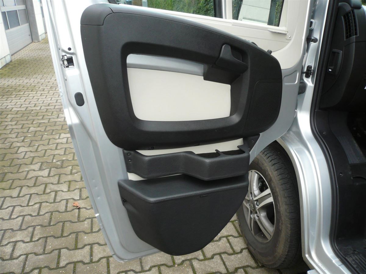 Alpine X902D-DU 9zoll Ducato Navigation mit Rückfahrkamera und Jehnert  3-Wege Soundsystem mit Subwoofer nachgerüstet.