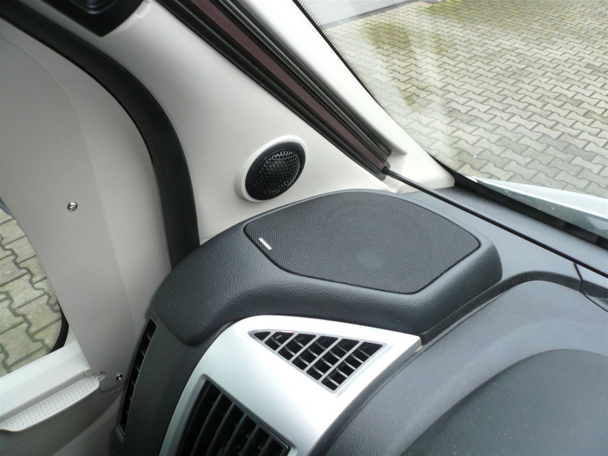 Alpine X902D-DU 9zoll Ducato Navigation mit Rückfahrkamera und Jehnert  3-Wege Soundsystem mit Subwoofer nachgerüstet.