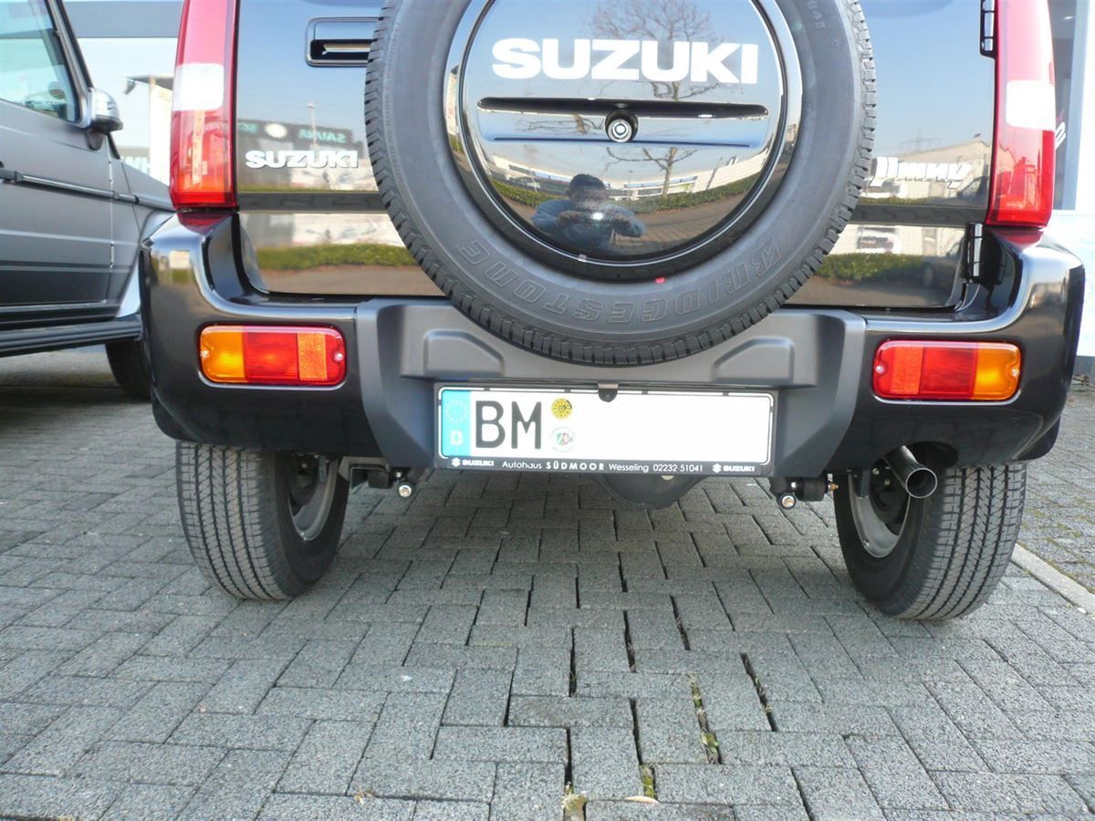 Pioneer AVIC-F980BT inkl. Rückfahrkamera in einem Suzuky Jimny nachgerüstet.