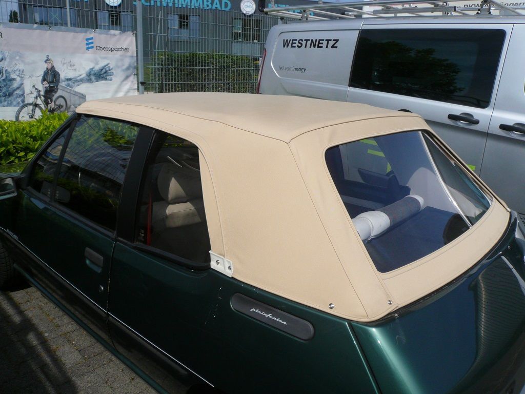 Peugeot 205, Verdeck Bezug in Sonnenland Stoff beige geliefert und montiert.