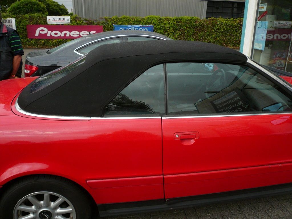 Audi 80, Verdeckbezug Sonnenland Stoff schwarz geliefert und montiert.