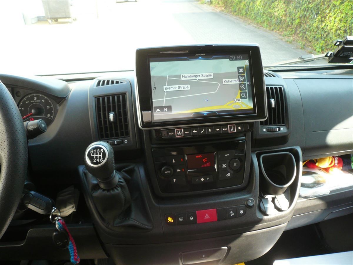 Alpine X902D-DU 9zoll Ducato Navigation mit Rückfahrkamera und Jehnert  3-Wege Soundsystem mit Subwoofer nachgerüstet.