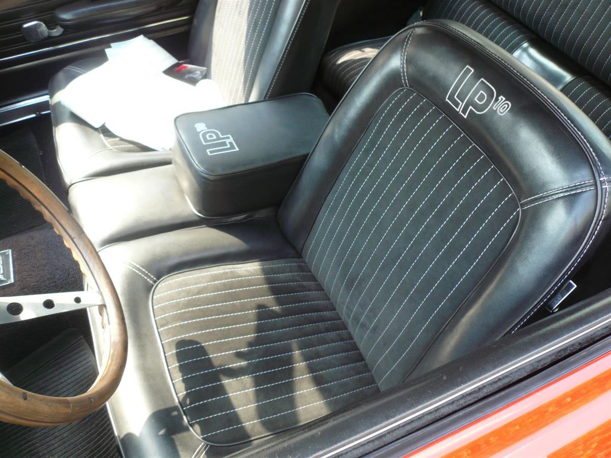 Ford Mustang LP10 (von Lukas Podolski) Innenausstattung angefertigt und montiert.