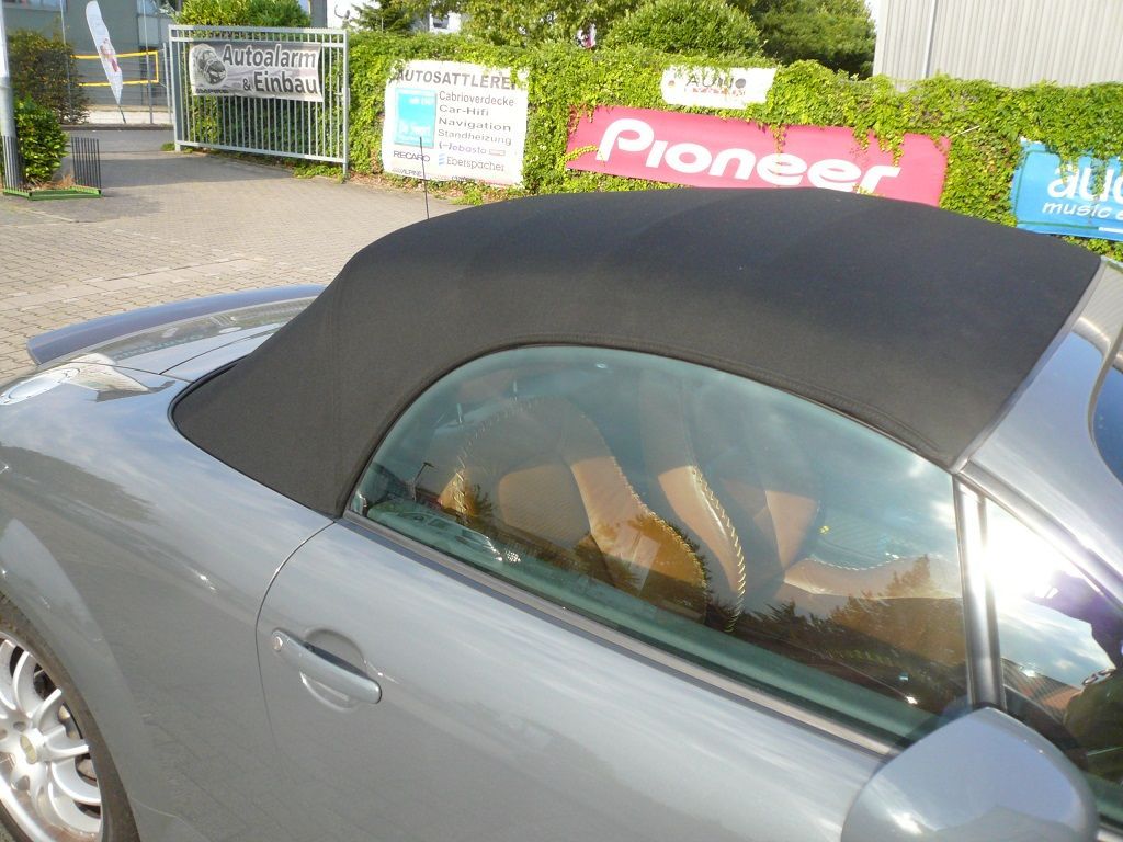 Audi TT , Verdeckbezug Sonnenland Stoff schwarz geliefert und montiert.