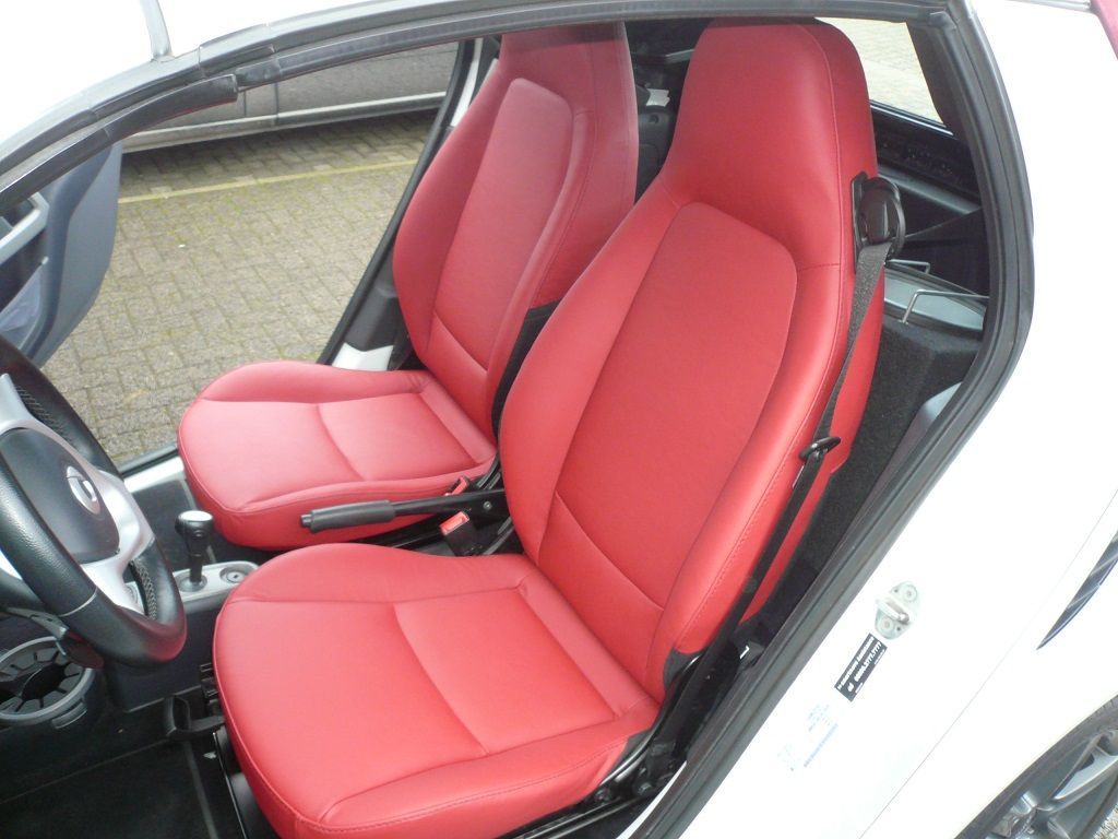 Smart For Two Sitz in Leder Rot neu bezogen.