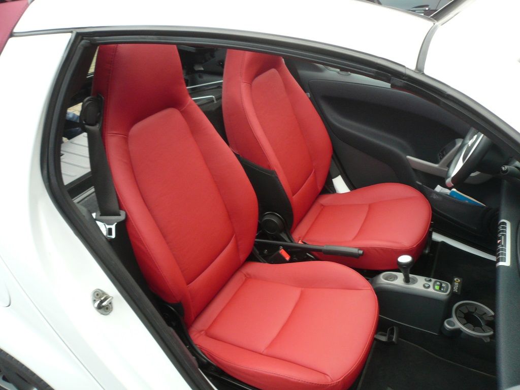 Smart For Two Sitz in Leder Rot neu bezogen.