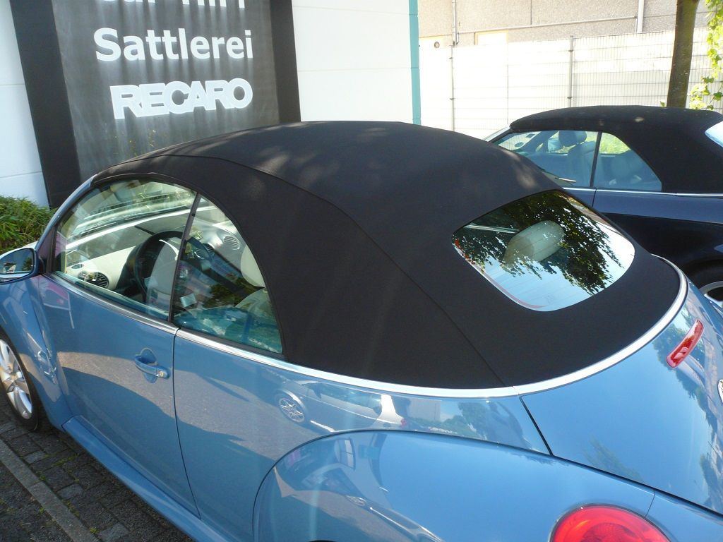VW Beetle, Verdeckbezug in Sonnenland Stoff schwarz geliefert und montiert.