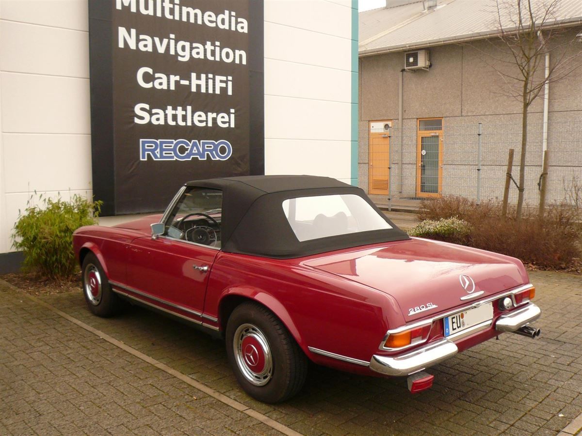 Mercedes Pagode, Verdeckbezug in Sonnenland Stoff blau geliefert und montiert.
