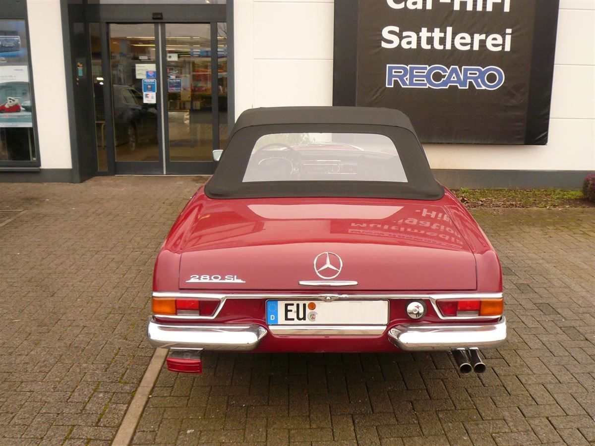 Mercedes Pagode, Verdeckbezug in Sonnenland Stoff blau geliefert und montiert.