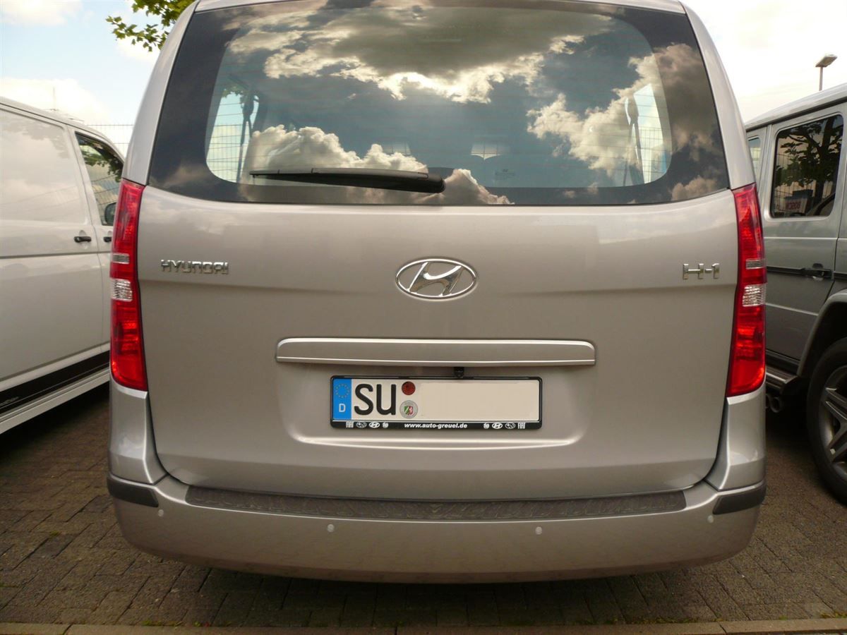 Pioneer AVIC-F970BT inkl Rückfahrkamera im Hyundai H1 nachgerüstet.