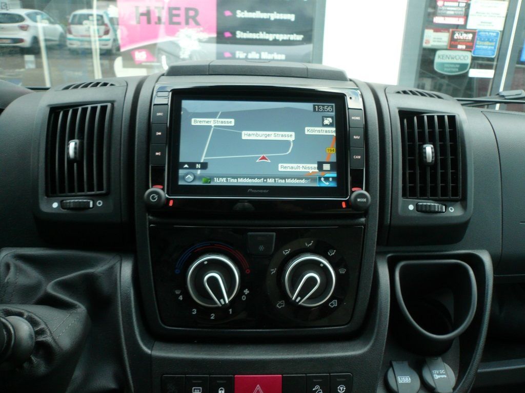 Pioneer AVIC-EVO1-DT2-C-GR Perfekt integriert Wohnmobil-Navigation mit Apple CarPlay & Android Auto. Die Lösung von Pioneer für Ihr  Wohnmobil Ducato-Plattform, in Piano Black.