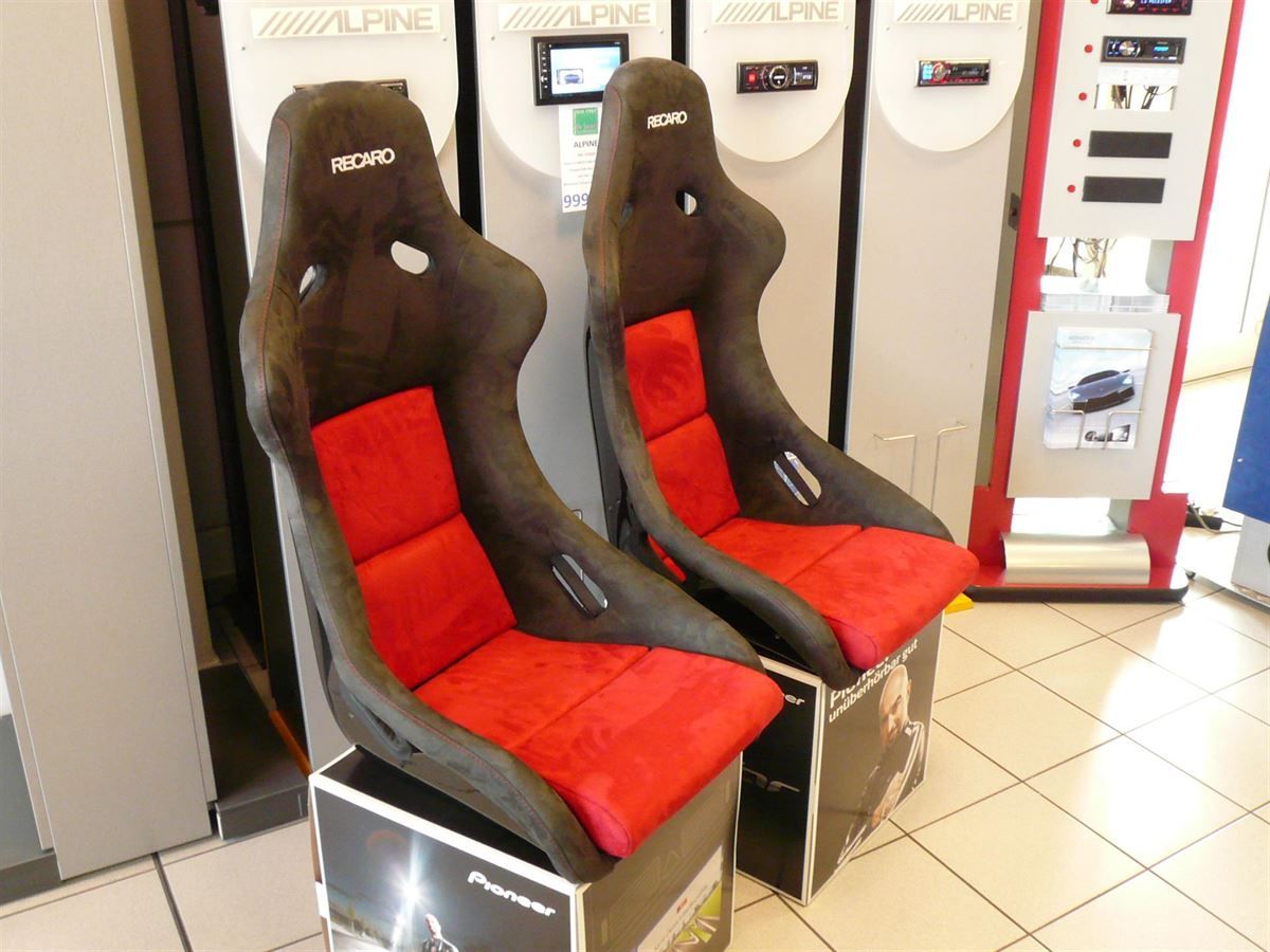 Recaro Pole Position ABE in Alcantara schwarz/rot neu bezogen