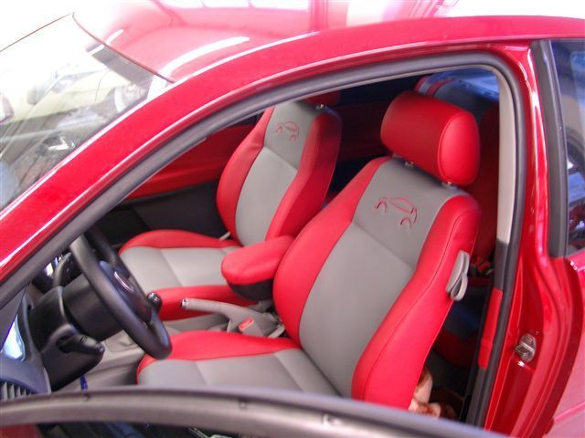 VW Polo, komplette Innenausstattung in Leder / Alcantara neu angefertigt und montiert.