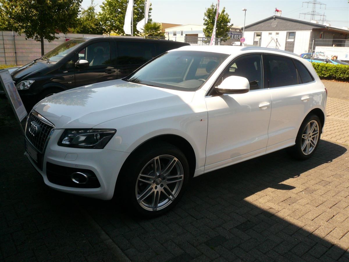 Alpine X702D-Q5 7-Zoll Premium-Infotainment-System für Audi Q5 mit Navigationssystem, Apple CarPlay und Android Auto Unterstützung nachgerüstet.