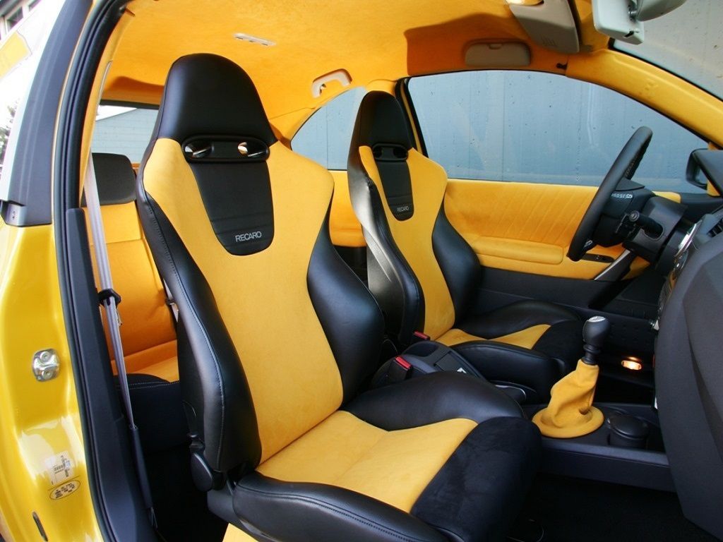 Recaro Sport Sitze im Renault Megane nachgerüstet.