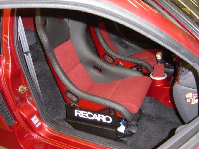 Recaro Pole Position ABE Sitze im Renault Clio V6 nachgerüstet.