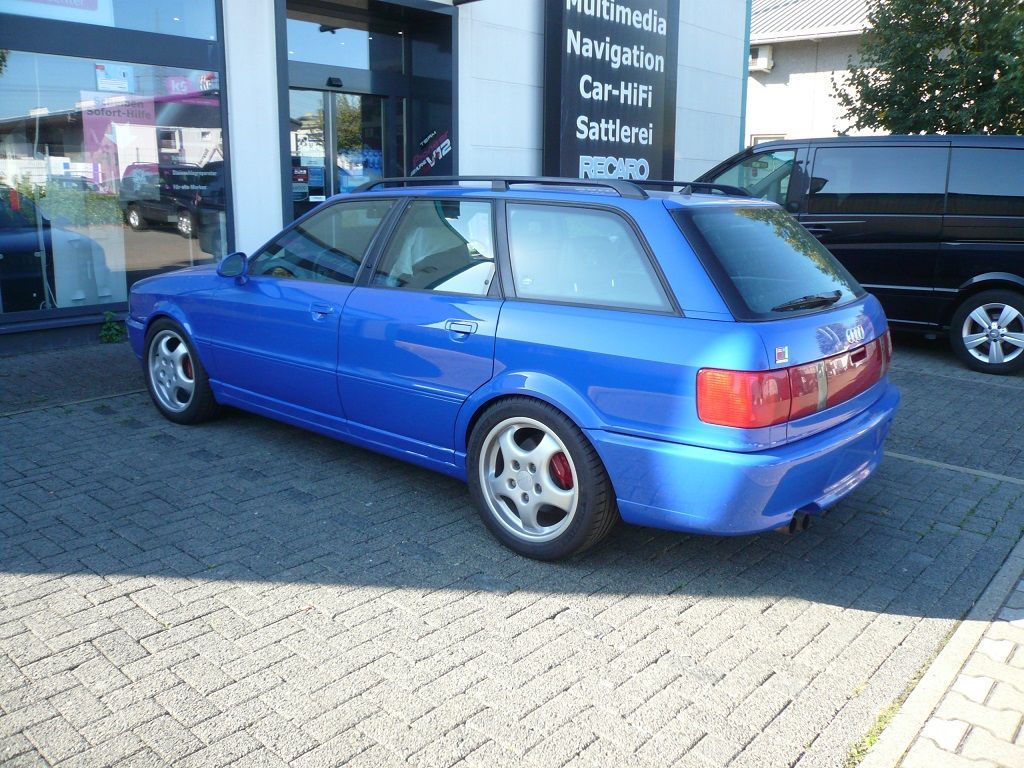 Audi RS2 Himmel inkl. Schiebedachverkleidung im Original Audi Himmelstoff neu bezogen.