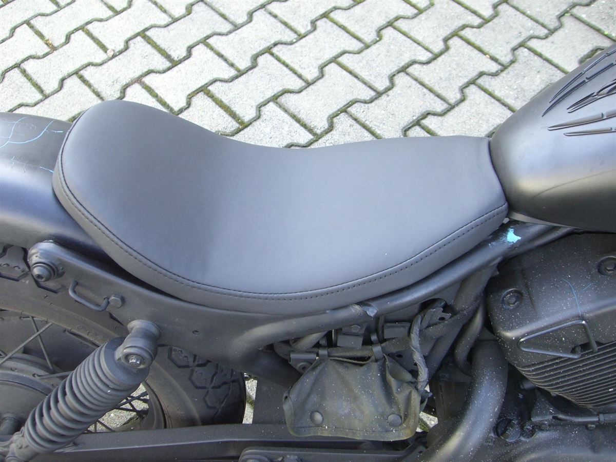 Sitzbank in Leder neu bezogen.