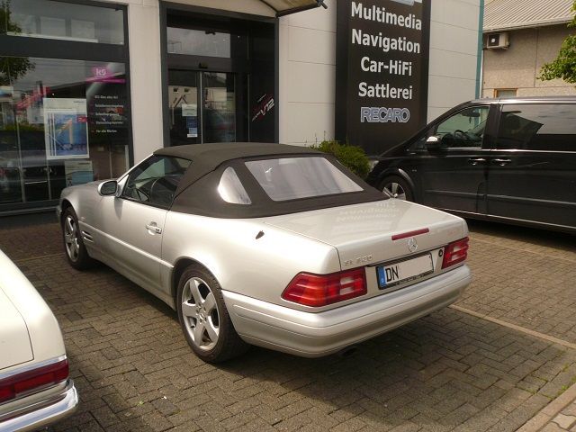 Mercedes-Benz SL Cabrio Typ 129 Verdeckbezug Sonnenland Stoff schwarz geliefert und montiert.