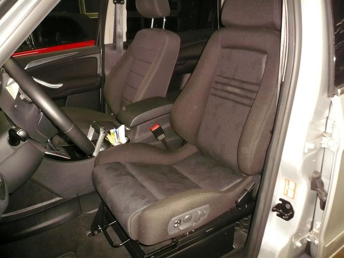 RECARO Ergomed ES im Ford Mondeo nachgerüstet.