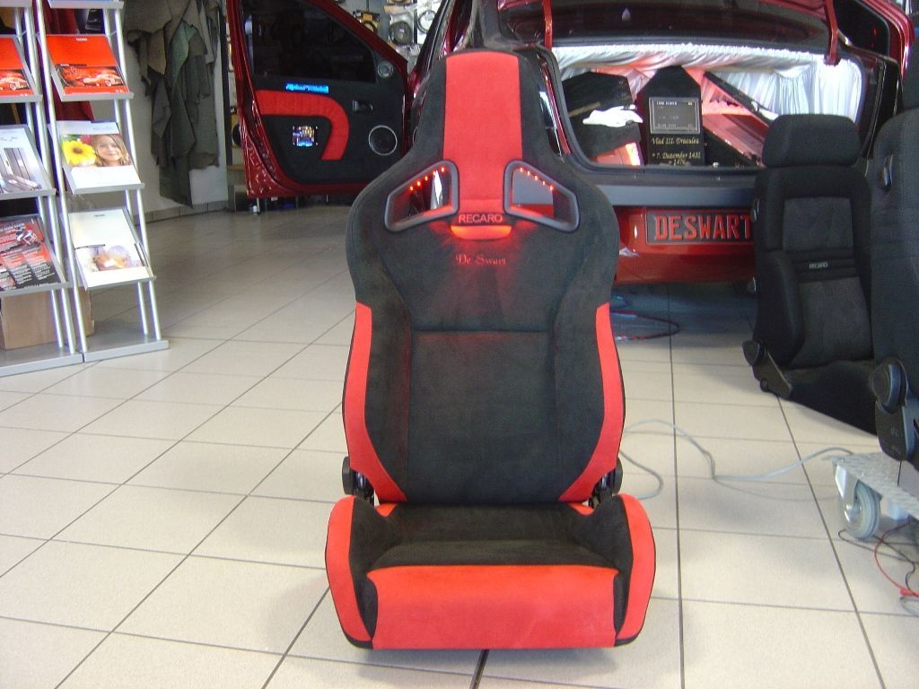 Recaro Sportster CS in Alcantara schwarz/rot neu bezogen