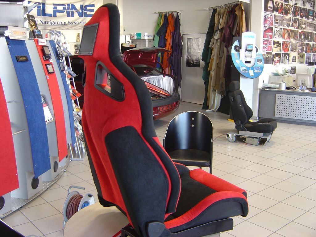 Recaro Sportster CS in Alcantara schwarz/rot neu bezogen