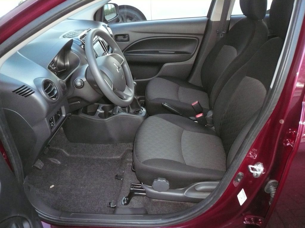 2-stufige Carbon Sitzheizung für Sitz und Rückenlehne im Mitsubishi Space Star nachgerüstet.