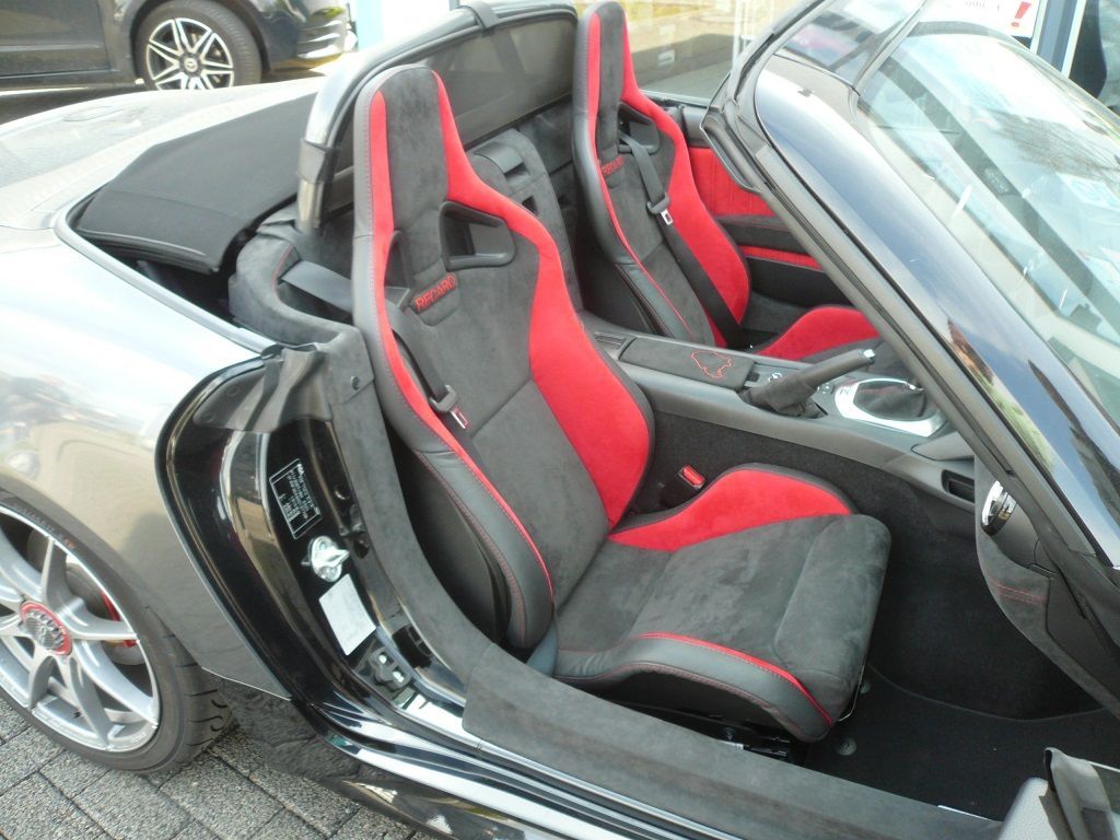 Recaro Sportster CS in Alcantara anthrazit/rot neu bezogen
