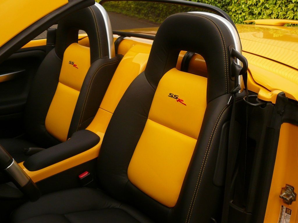 SS-R, Armaturenbrett und Sitze zum Teil in Leder Neu bezogen. Kennwood Navigation, Lautsprecher und Verstärker nachgerüstet.