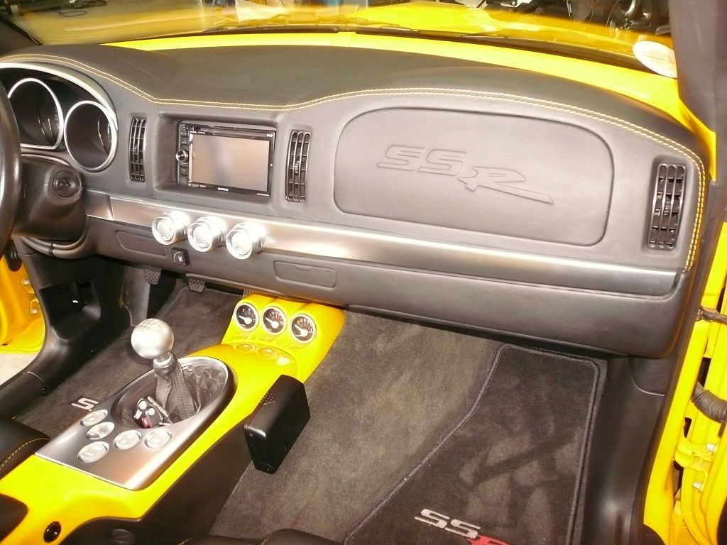 Kenwood DNX-Navigation nachgerüstet. Werkseitige Lenkrad-Fernbedienung auf das Kenwood Navi adaptiert.