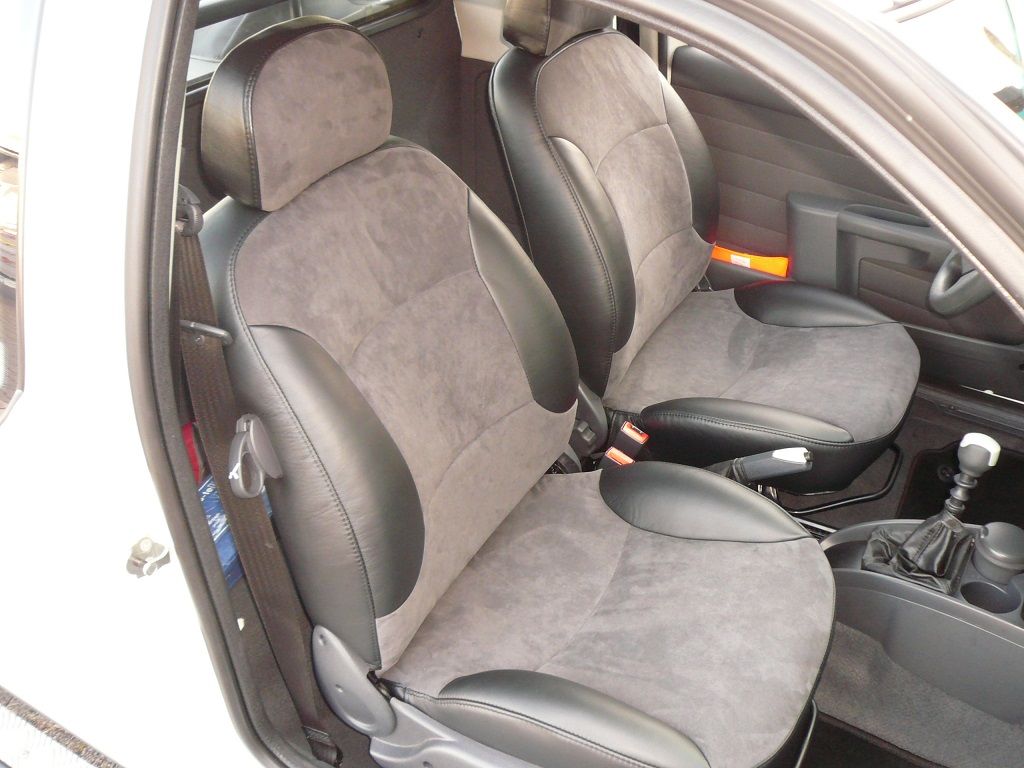 Fiat Strada, beide Vordersitze in Leder/Alcantara neu bezogen.