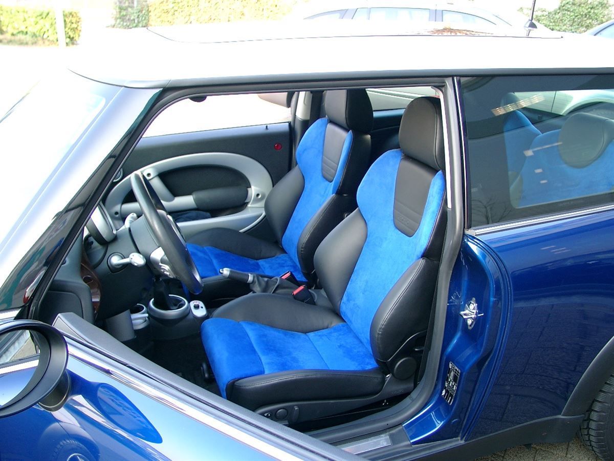Recaro Style in Leder schwarz Alcantara blau neu bezogen