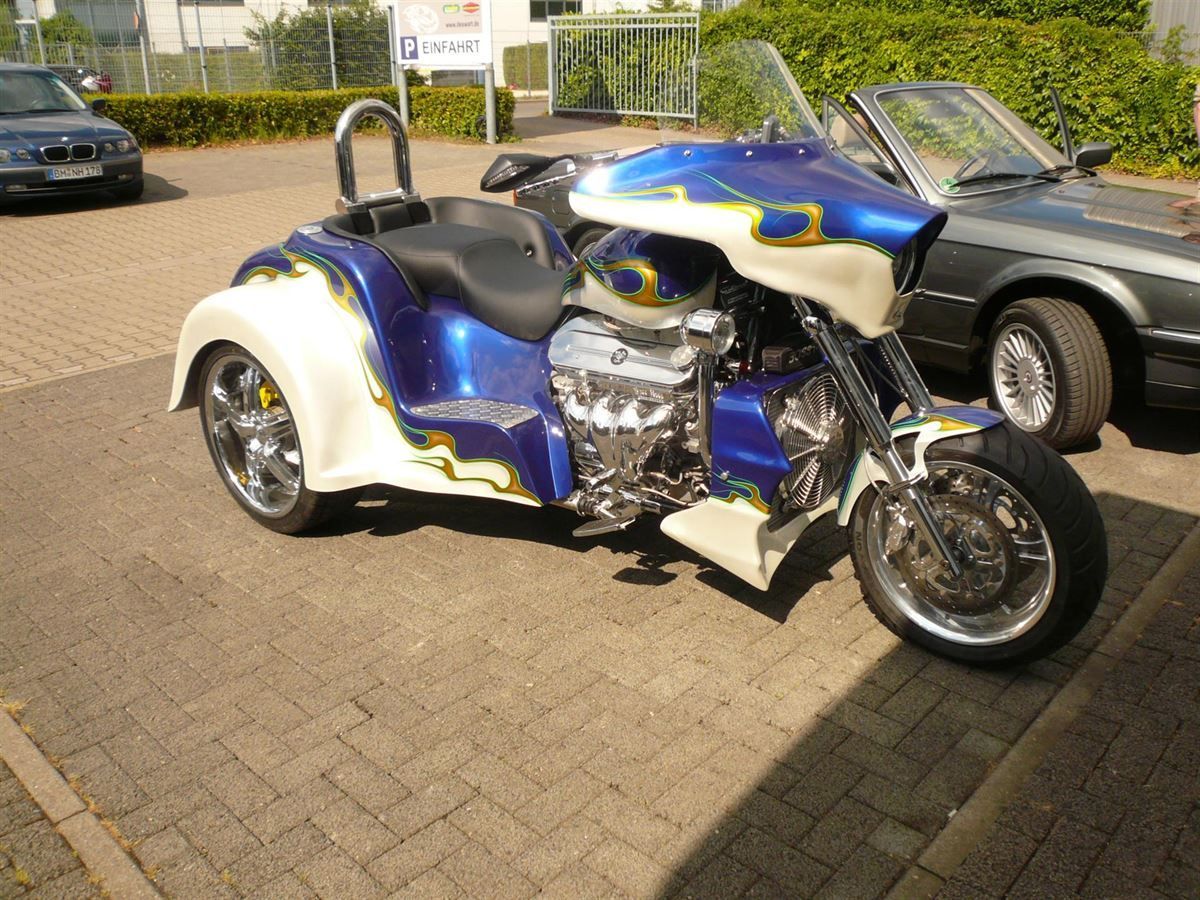 Sitzpolsterung angefertigt & angepasst. Bezug aus Kunstleder nach Vorgabe angefertigt und montiert.